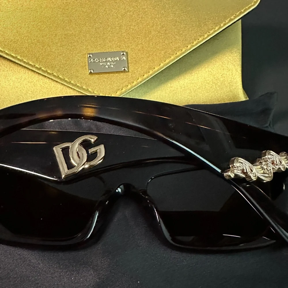 DG sunglasses - Picture 4 of 7